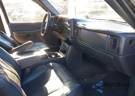 2000 GMC New Sierra C1500 из США, поврежденный, VIN 2GTEC19T5Y1138441